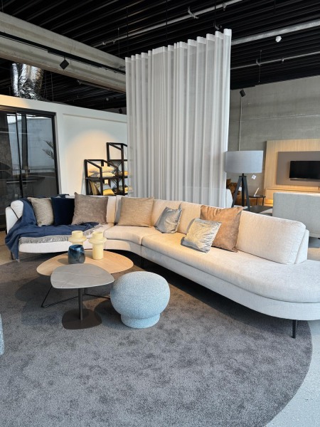 SALON BASSO main image